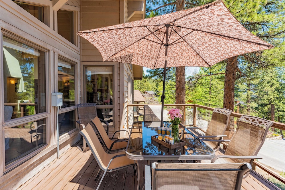 Crystal View by Avantstay Al Fresco Dining w/ View of Lake Tahoe + Crystal Bay