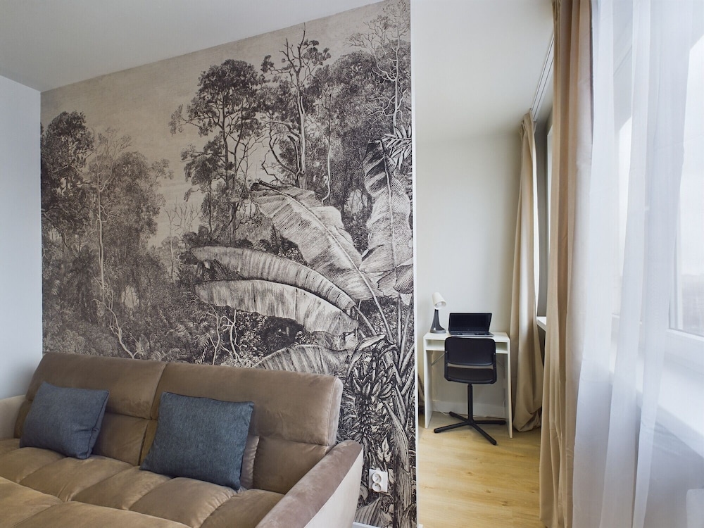 Modern Studio With Wifi by Renters view 3