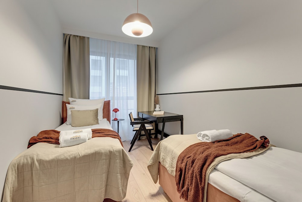 Doki Living - Foodhall & Parking by Downtown Apartments