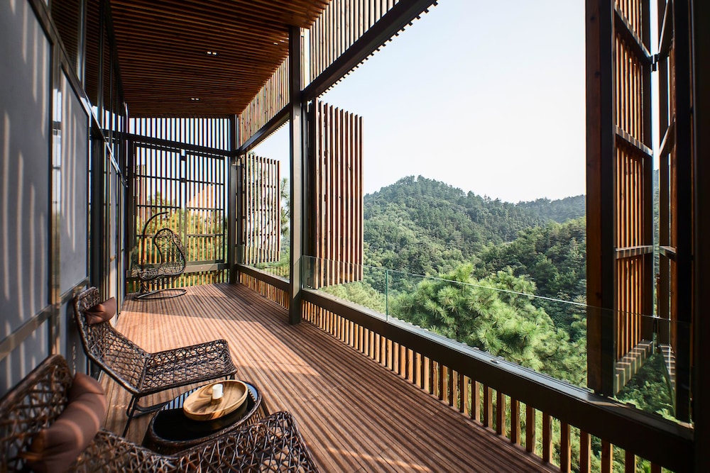 Meijie Mountain Hotspring Resort