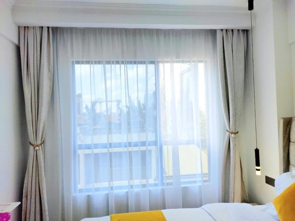 Luxurious Nairobi Condo With Rooftop Pool & Gym