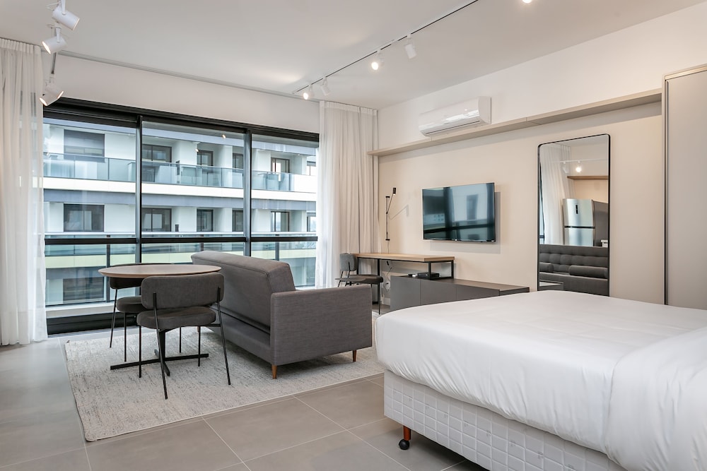 Studios Tower by Viva - Prédio com piscina e estacionamento no centro de Floripa