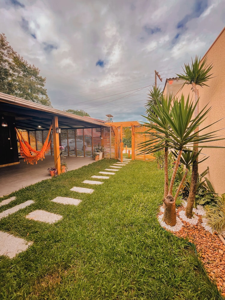 Shangri La Casas e Studios