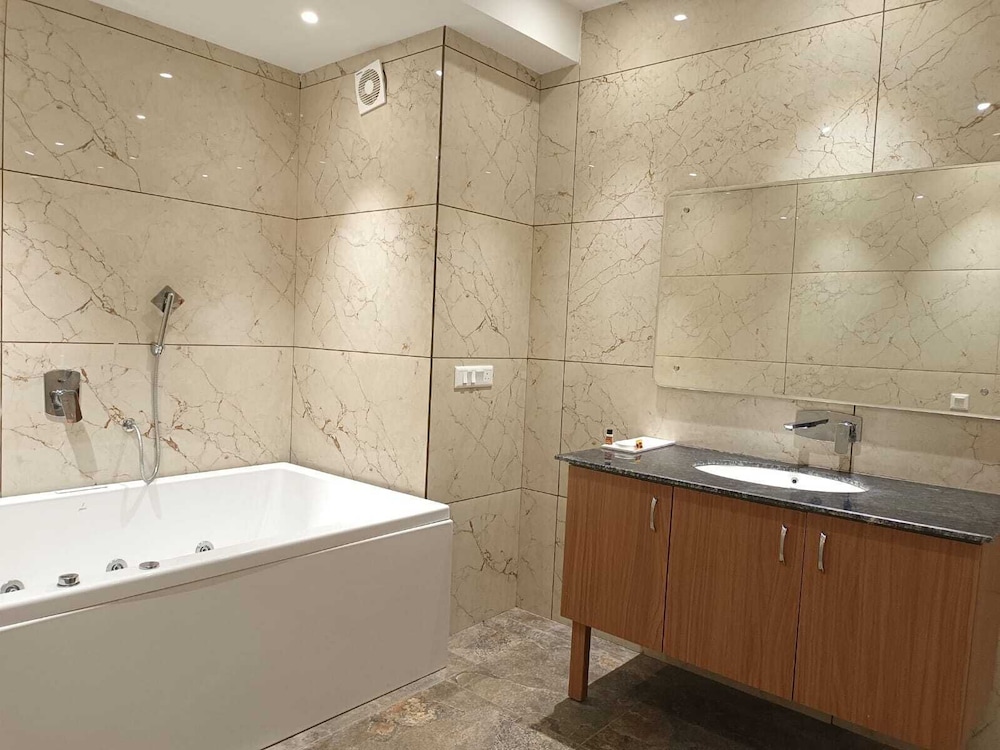 THE PRINCE ZENQ XPRESS RESORTT ROHTAK