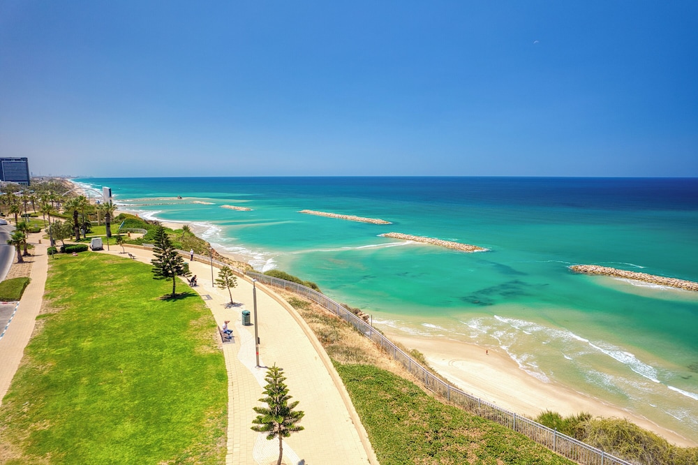 Poleg Beach Seaview Stay by Sea N' Rent