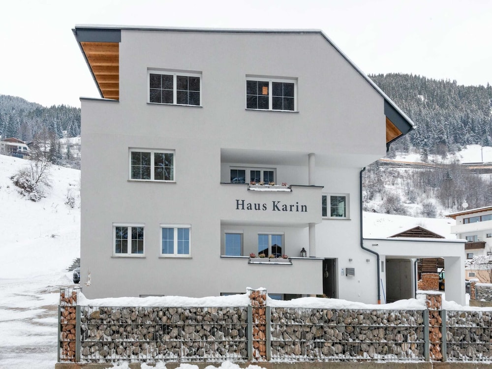 Large Apartment With a Large Balcony in Kappl