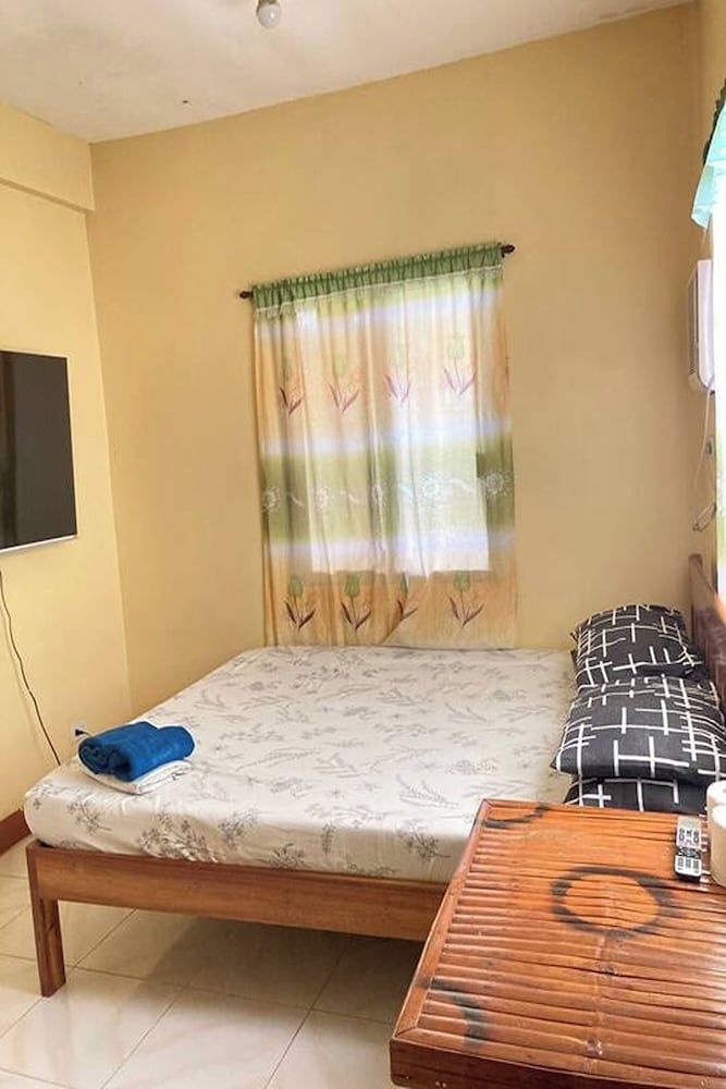 Larosa Hostel Bed And Breakfast