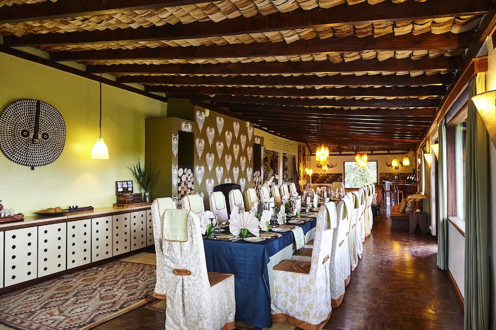 Hatari Lodge