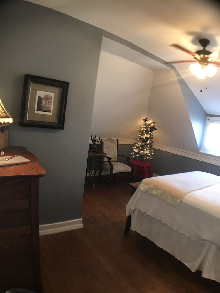 Kennedy Manor B&B view 2