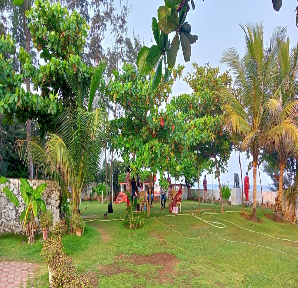 Joe Beach Resort