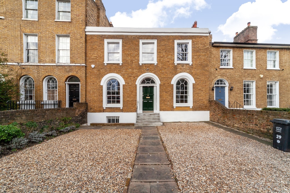 Modern & Stylish House in Deptford