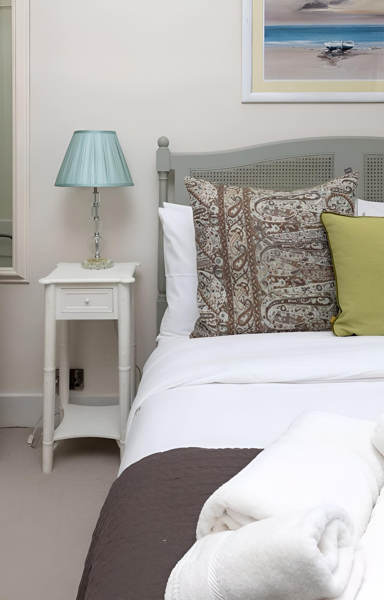 Vibrant 1BD Home With Outdoor Patio - Hammersmith!