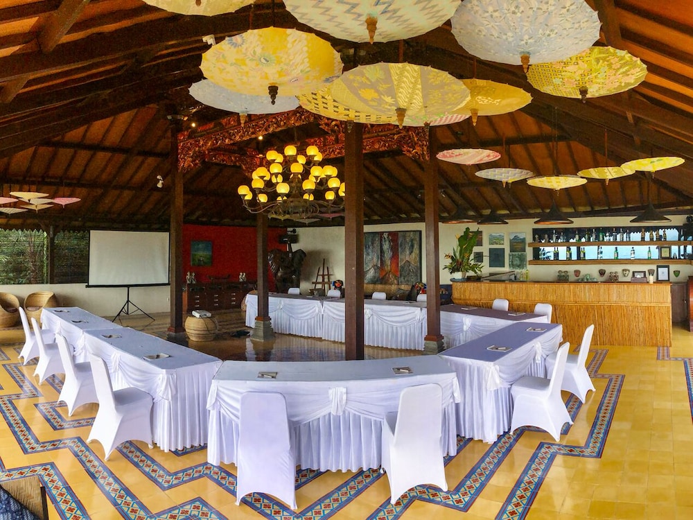 Villa Borobudur Resort