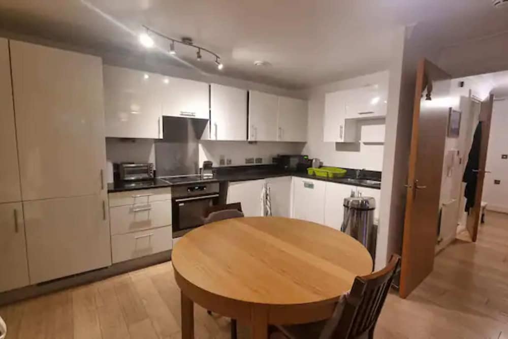 Cosy and Stylish 1bedroom Flat w/ Balcony, Camberwell!