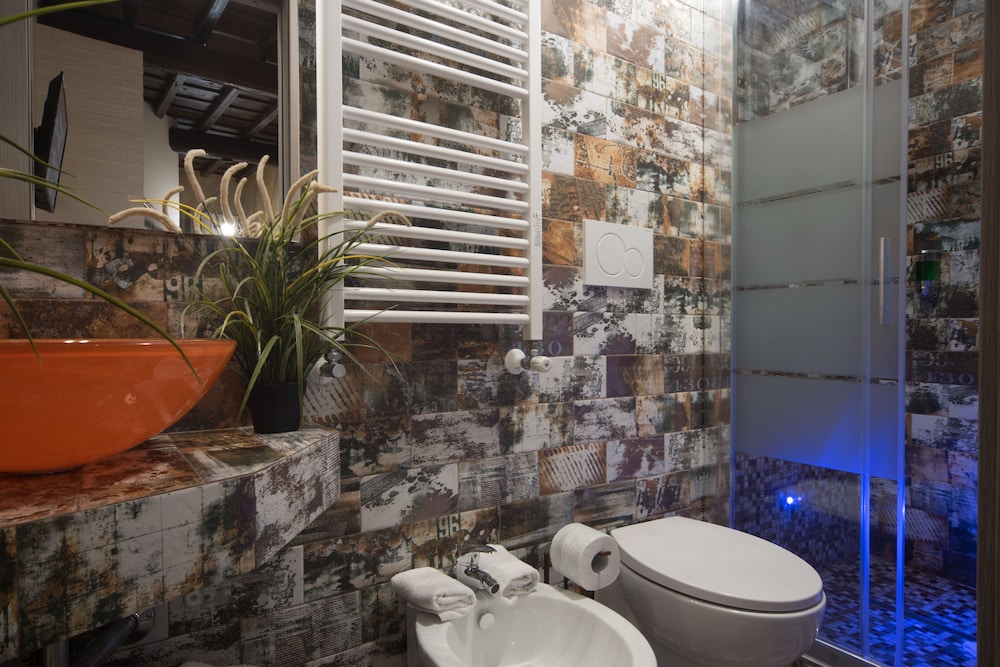 StarHome NAVONA