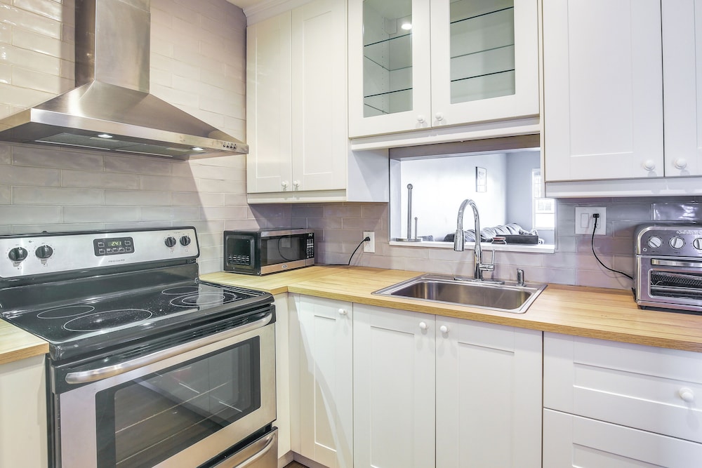 Community Pool: Lauderhill Vacation Rental