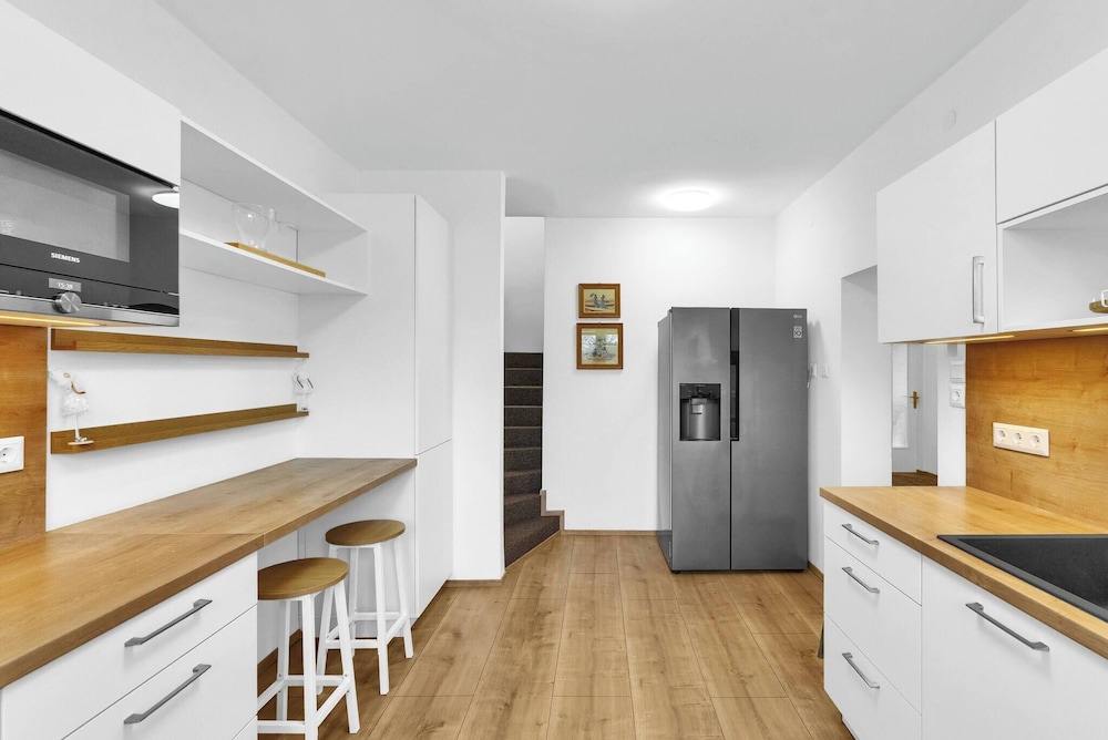 Spacious Renovated House in Wolfsthal, Austria - Perfect for Families and Groups