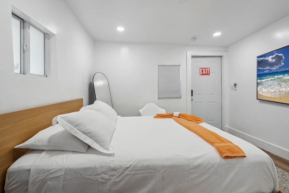 Casa Roselle 3 Bedroom on the beach