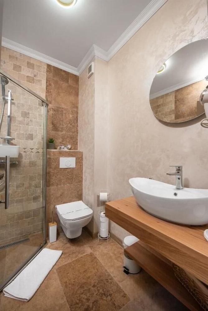 Thaya Rooms