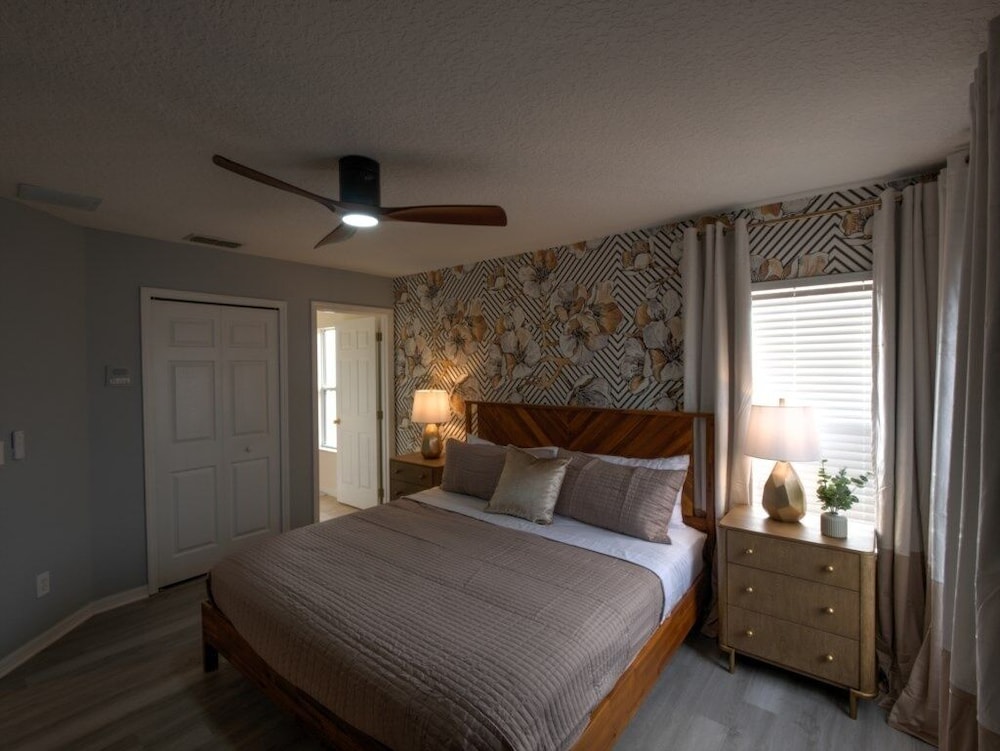 Six Bed Pool Villa In Resort -close To Disney! 6 Bedroom Villa