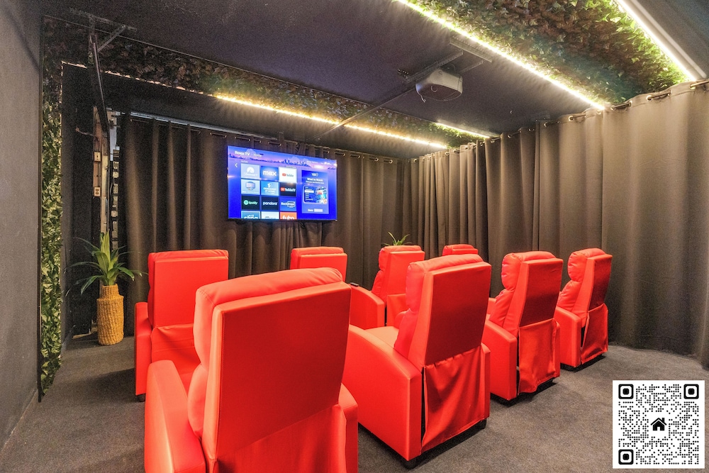 Ethereal Oasis Miami - Heated Pool Spa & Cinema - Prime for Groups