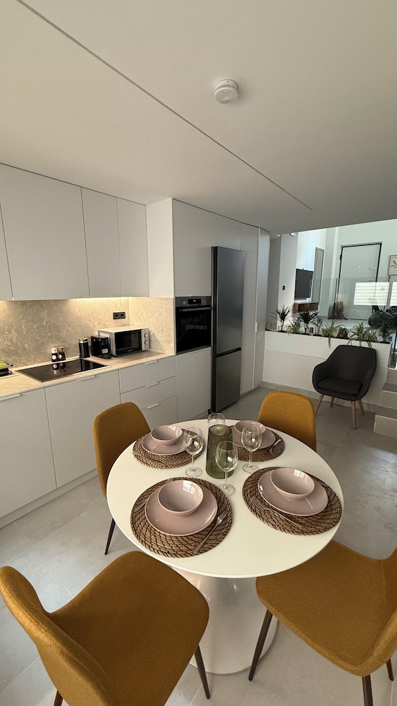 Woo House Keramikos