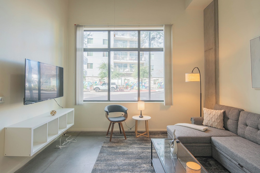 ROVE LIVING/KL - Roosevelt Point
