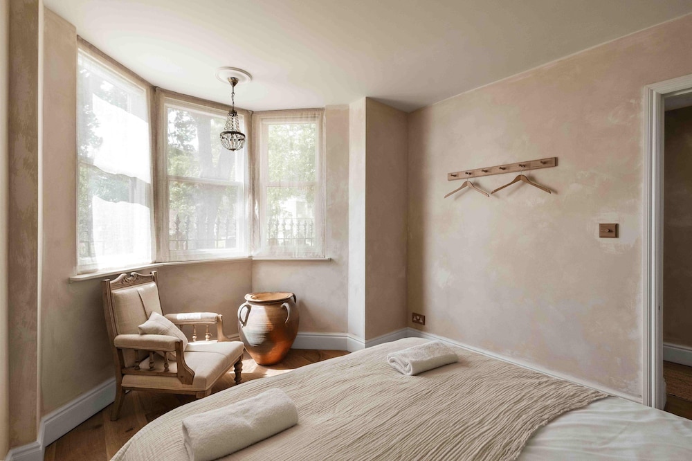 Chantry House With Free Parking By My Getaways
