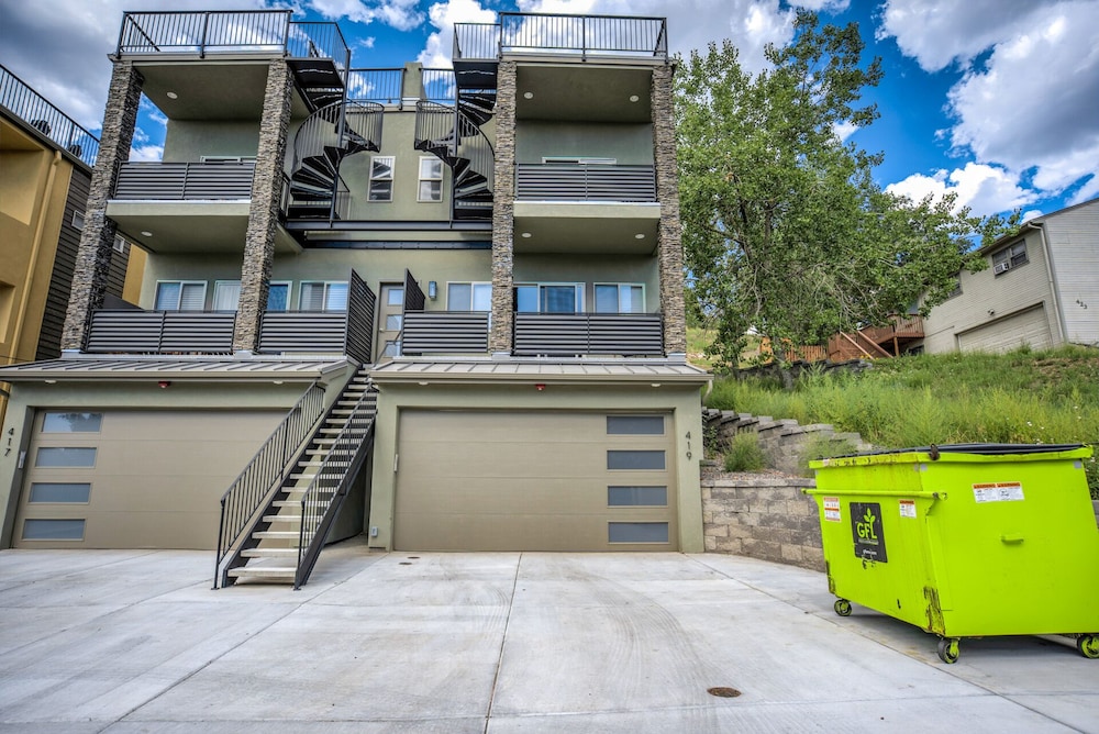 Mountain Views Modern Rooftop Patio w Fire Pit view 5