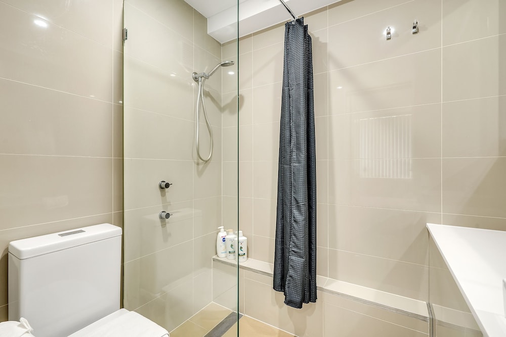 Bright 1 Bedroom Unit in the Heart of Manly