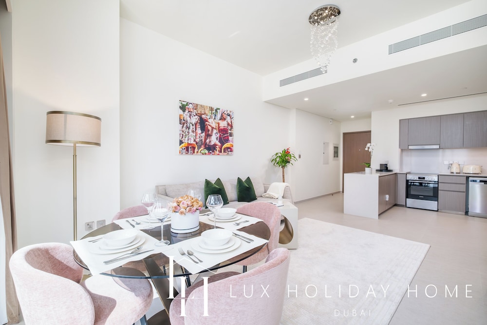 LUX The Grande Signature Skyline Suite 2