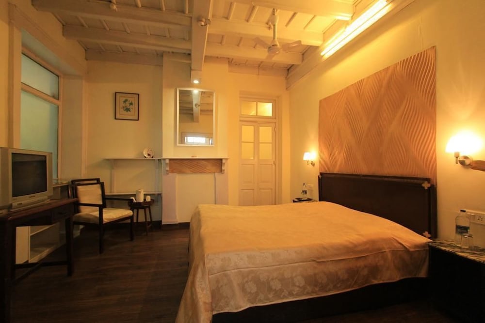 Hotel Dev Cottage
