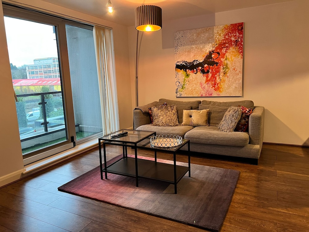 Cosy Flat 2mins Walk From Maidstone Station view 5