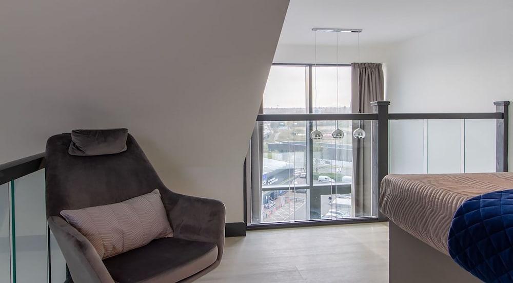 The Residence Coventry by Paymán Club view 4