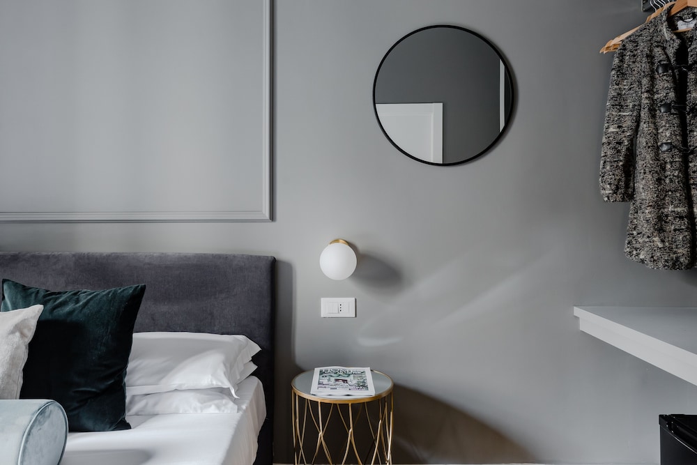 Suites by Chloe