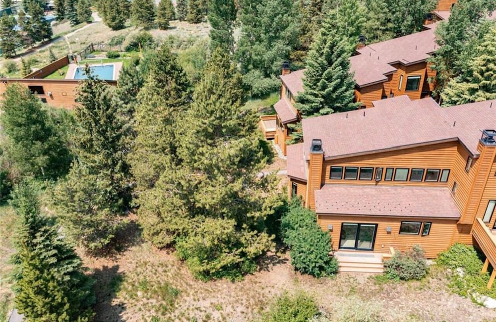 Tennis Townhome #1327 : 2, 225