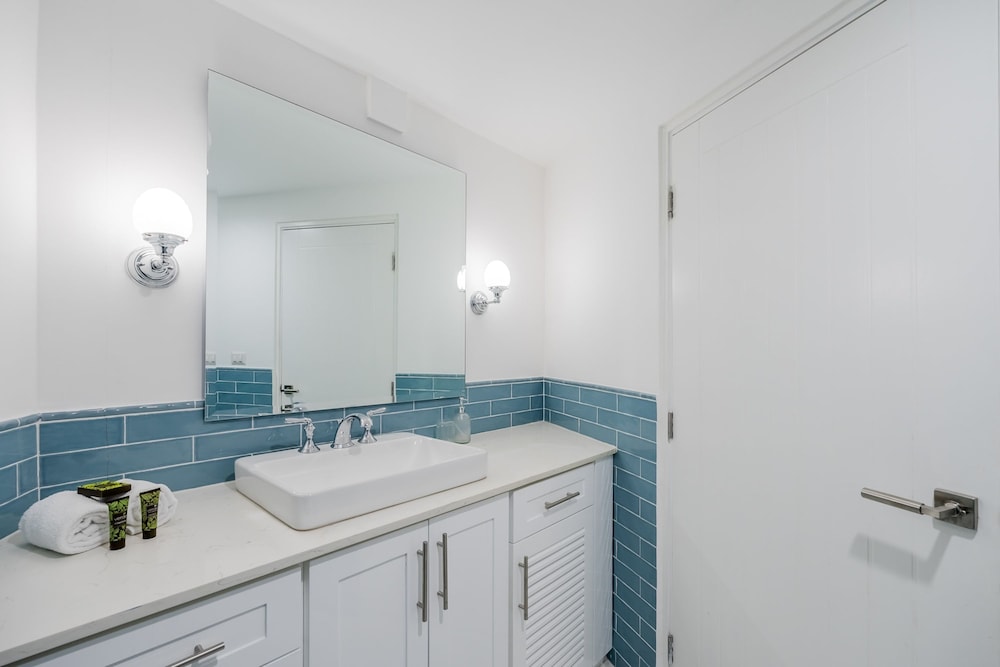 w Phenomenal 2BR w Fantastic View in Panama