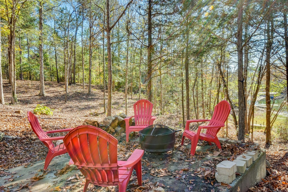 Lovely Lake Hartwell Retreat With Dock  Grill! - Property Image 5