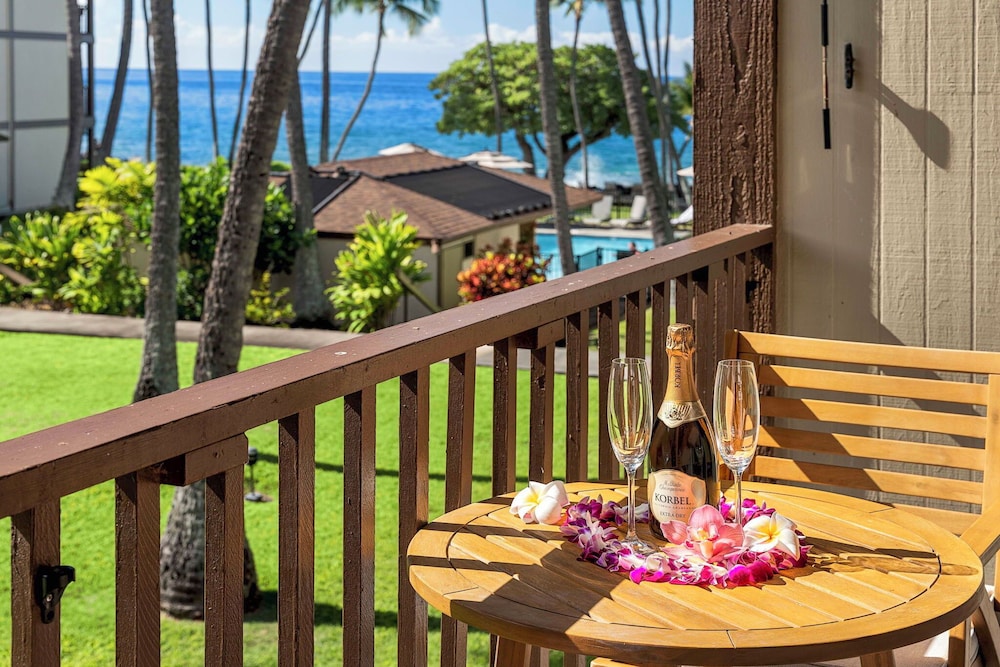 Beautifully Updated Oceanfront Condo - AC - Concierge Included - Vrkcv