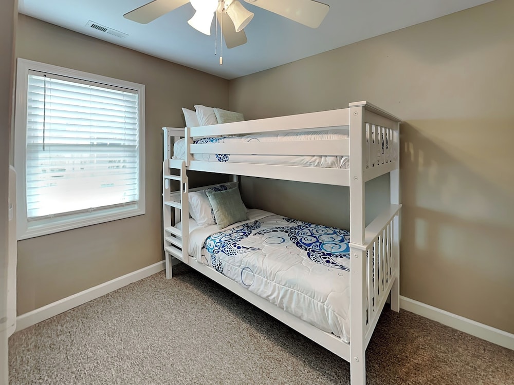 Luna Escape by Topsail Realty