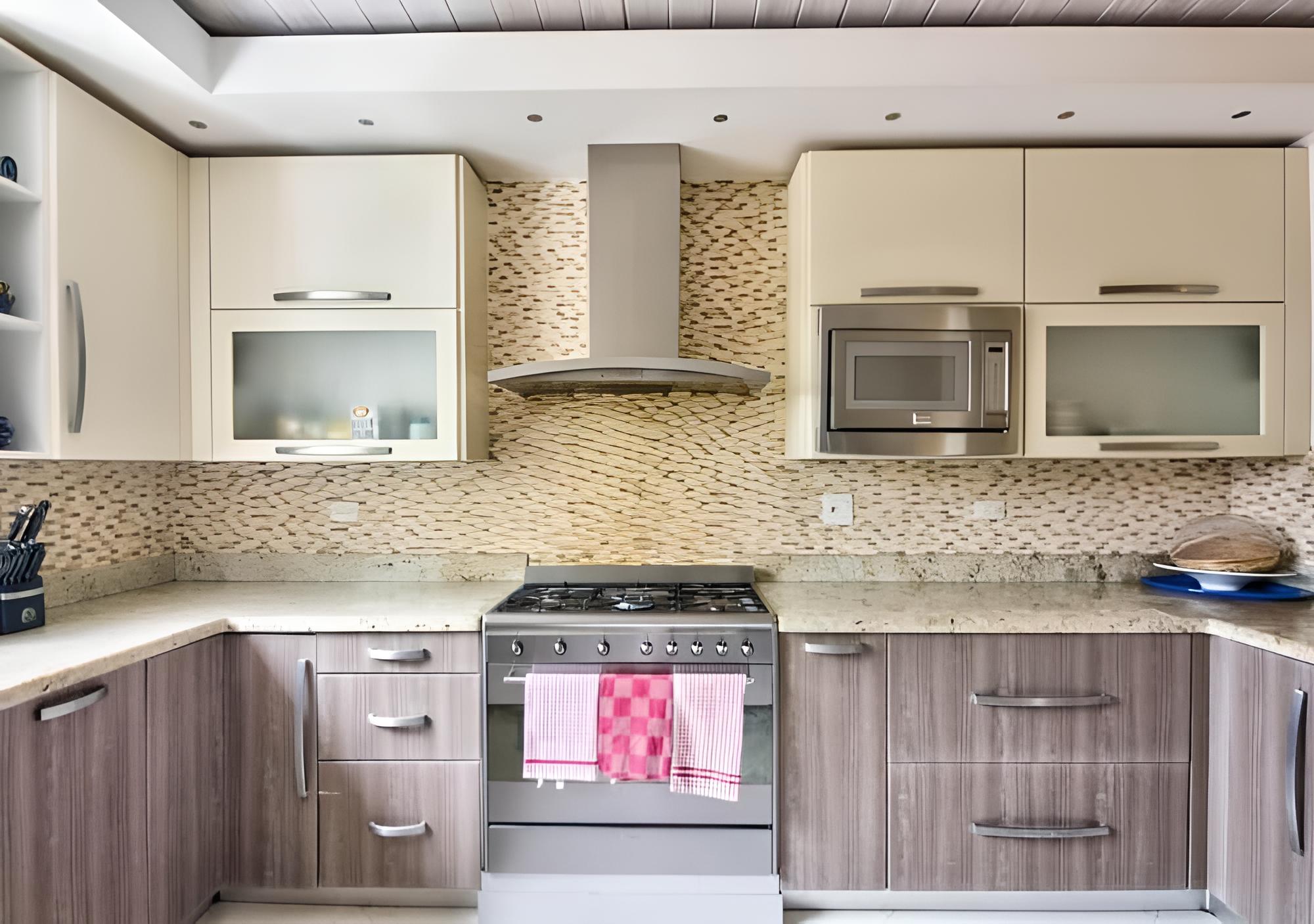 Weston House by MC