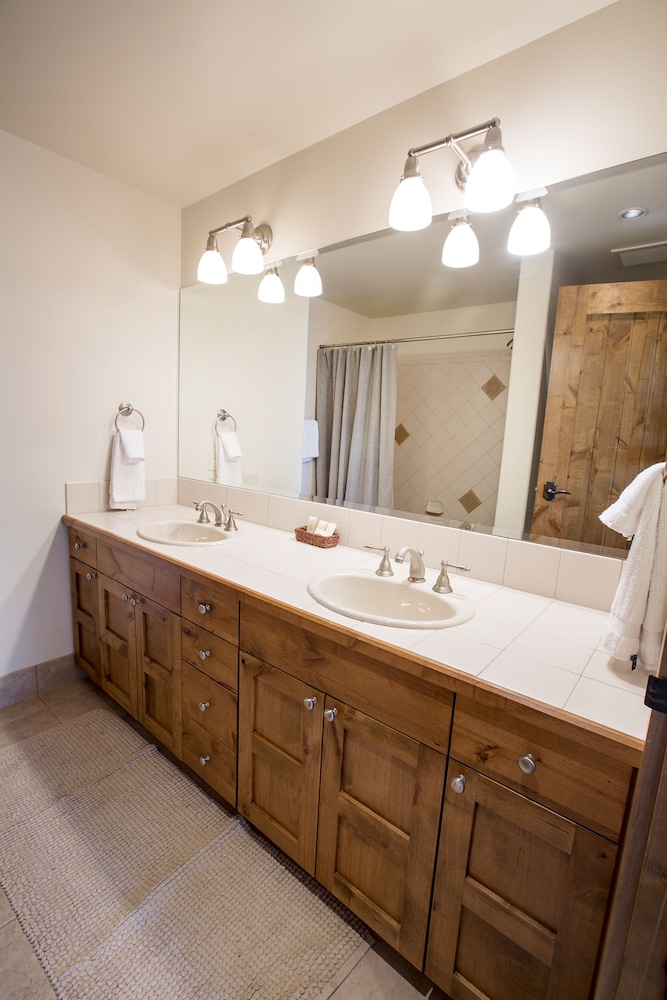 WestWall Lodge - Property Image 141