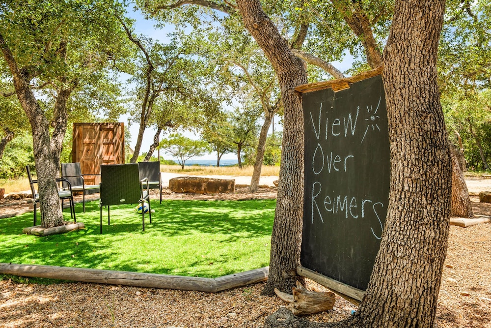 Luxury 7BR Hill Country Gem With Barndominium