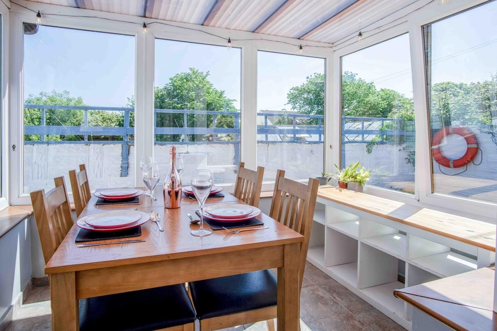 Cosy Cottage - 2 Bedroom Cottage - Mumbles