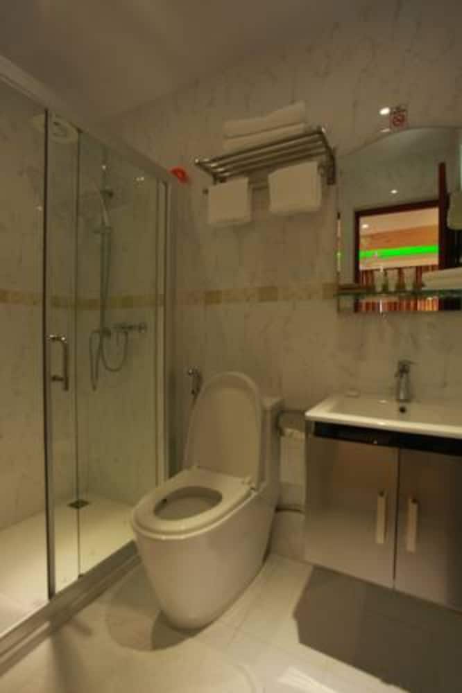Pine Lodge Maldives photo 3