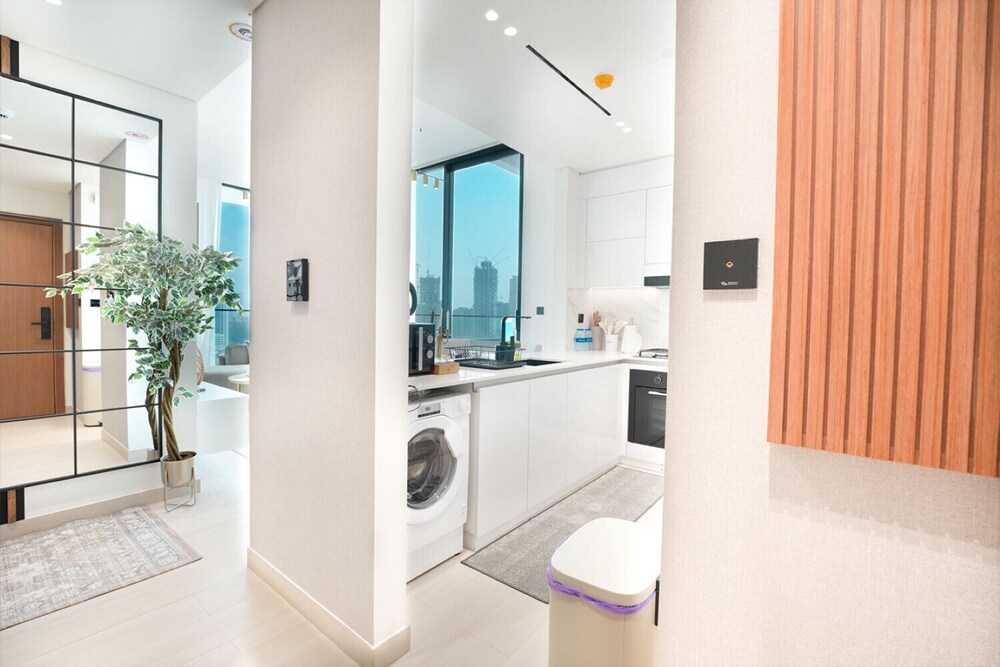 Easygo- Lux 2BR / Private Pool JVC Onyx