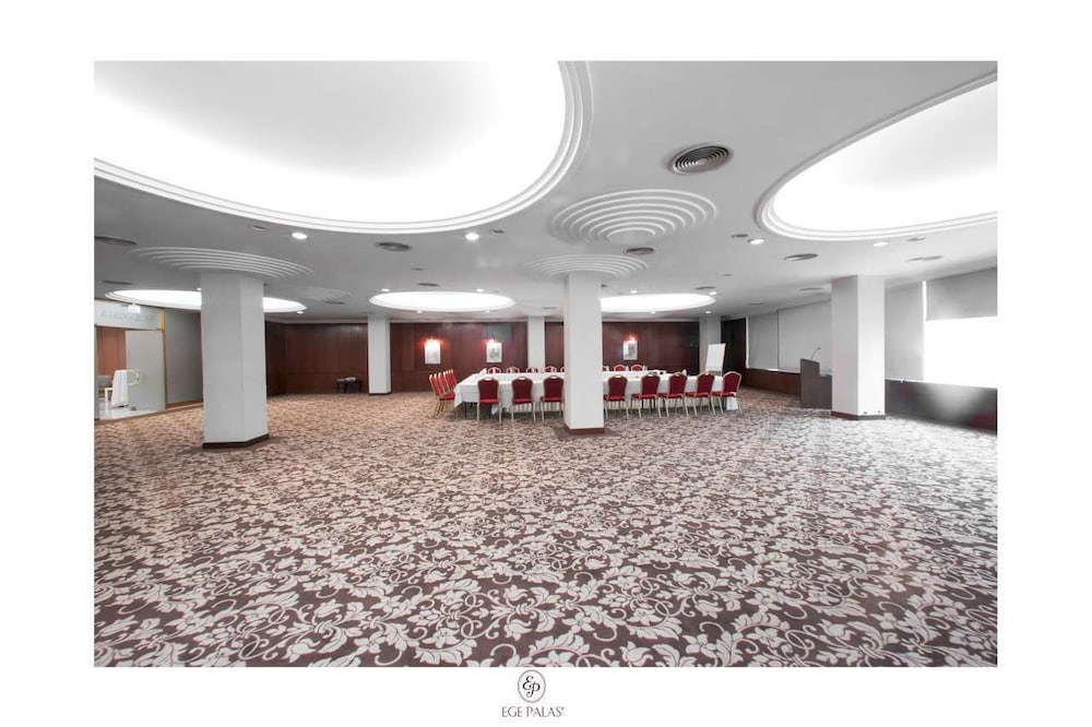 Ege Palas İş Oteli - Image 50