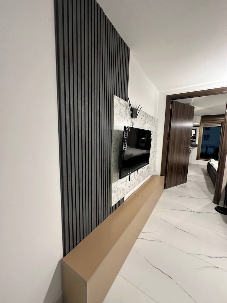 Stylish Luxe Apartment Fr 0006