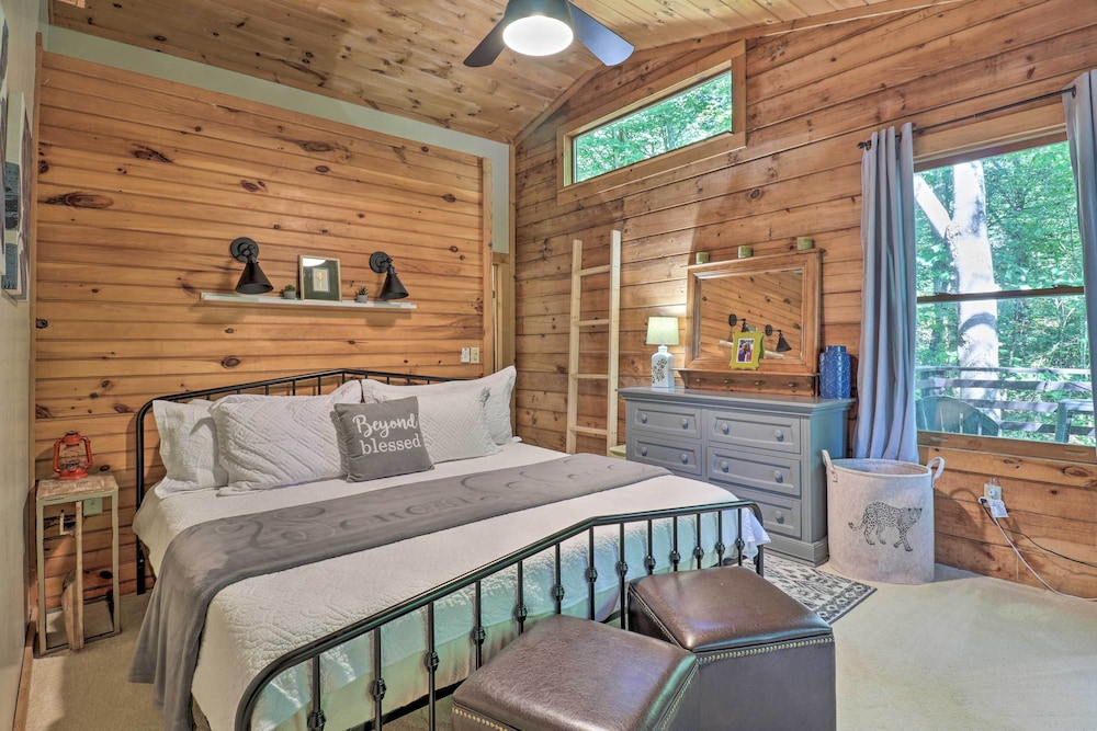 Rustic-yet-cozy Cabin w/ Fire Pit in Smokies! view 3