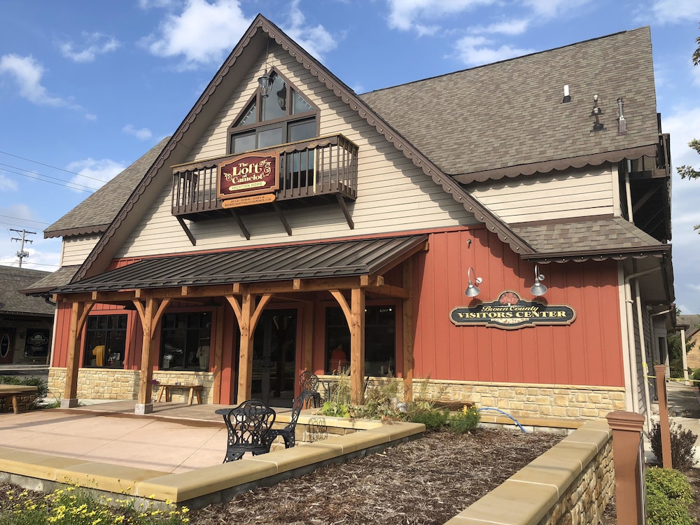 Hotel The Loft at Camelot - Image 1